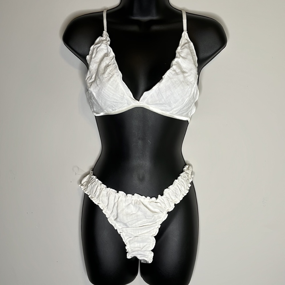 NWT Pretty Little Thing  White Linen Triangle Bikini